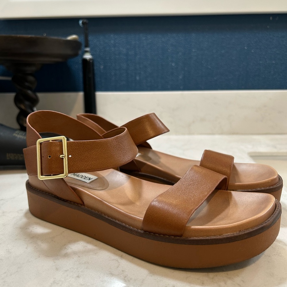 Steve Madden Brown Platform Sandals with Wide Straps